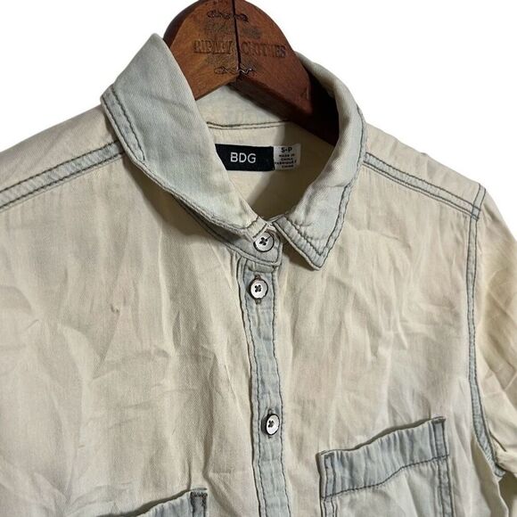 BDG Long Sleeve Faded Cotton Bleached Wash Chambray Button-up Shirt Blue Small - Picture 3 of 9